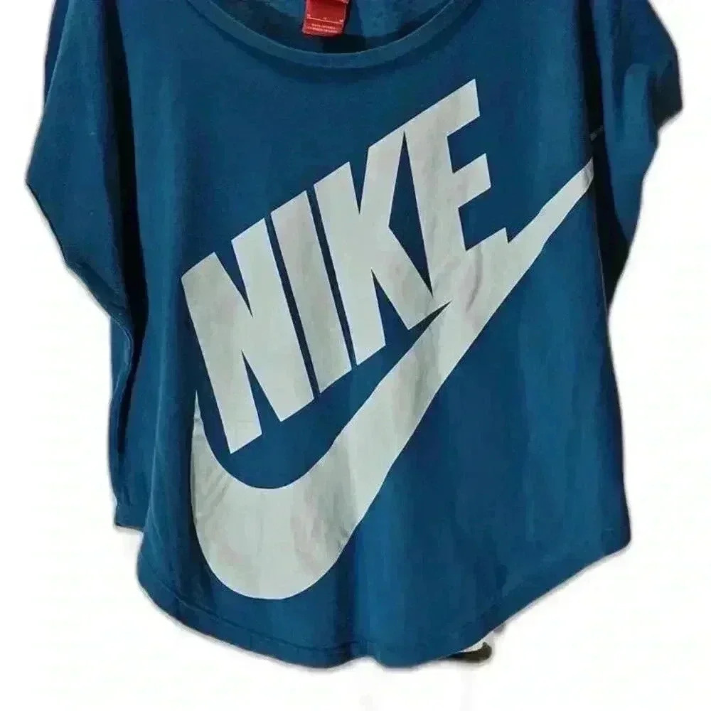 Nike Women's Crop Top in Teal - Size Medium